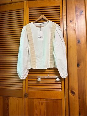 Zara Cream-Trim White Puff Sleeve Top length 21”pit to pit 19”sleeves 24”